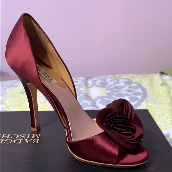 Shoes - Picture 1 of 8